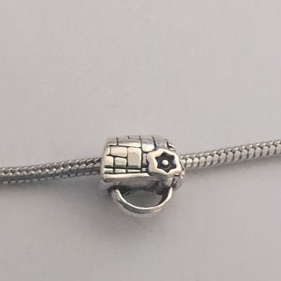 Silver Picnic Basket‎ with Flower / Purse Charm for Pandora Style Bracelet - Picture 4 of 4